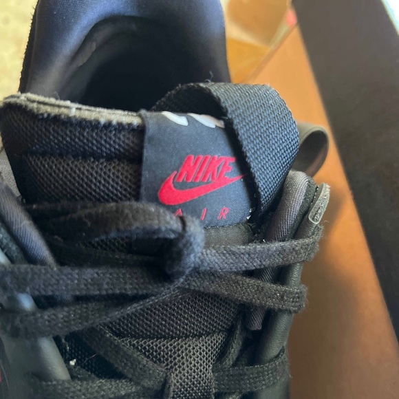 Air Jordan - MA2 Bred - Size 10 - Pre-owned , Good Condition DS - Picture 4 of 10